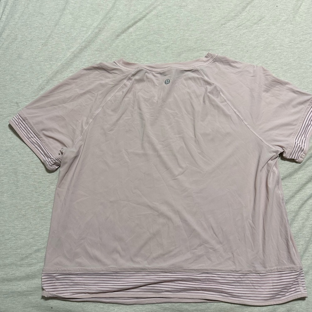 Lululemon T-Shirt - Picture 3 of 3